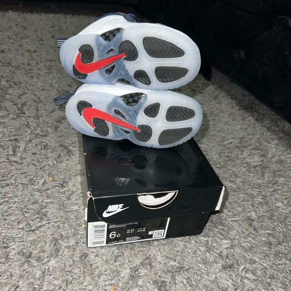 Nike Foamposite - Picture 2 of 3